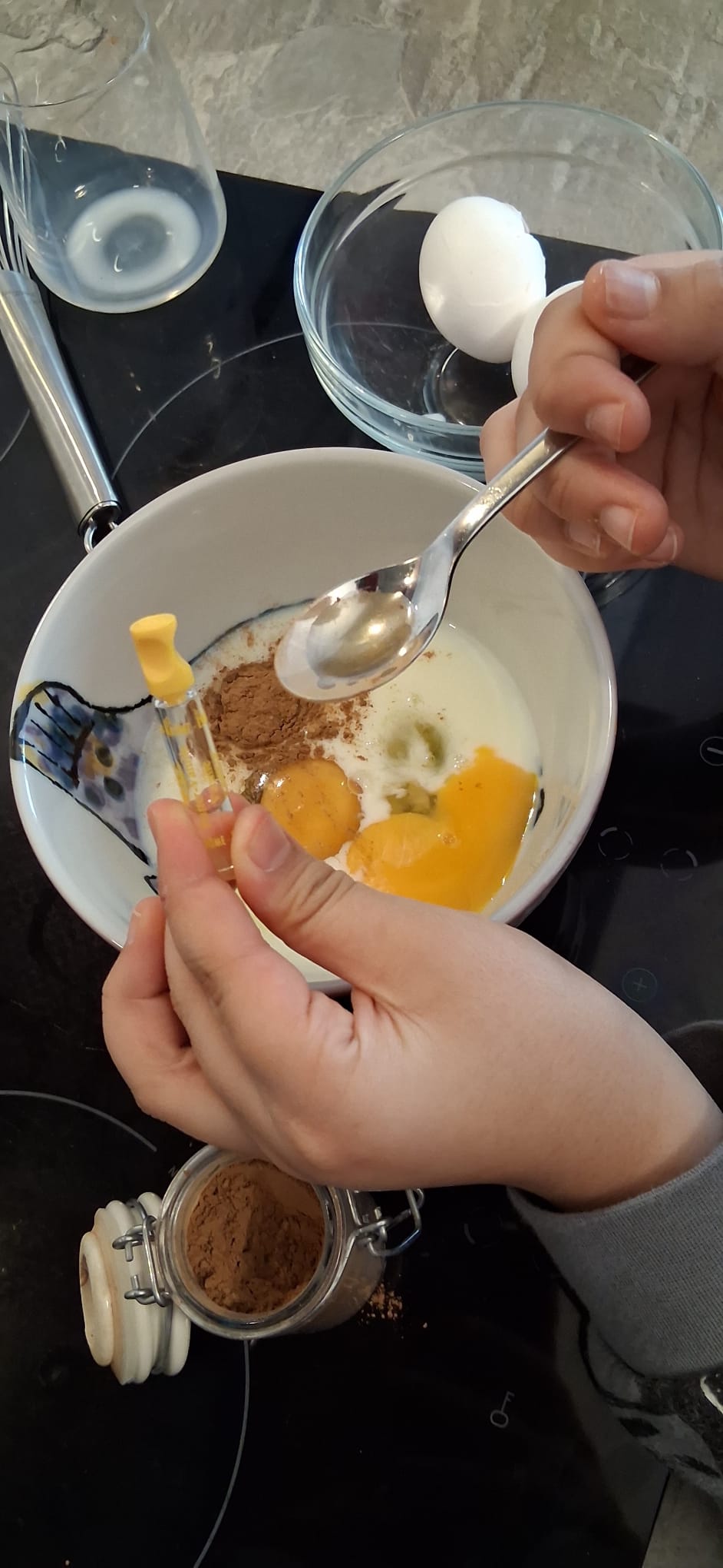 Vanilleextrakt hinzufügen